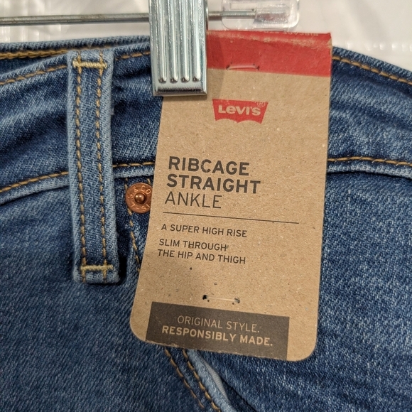 NWT Levi's Ribcage Straight Ankle Denim Jeans in Size 22W - Picture 4 of 15